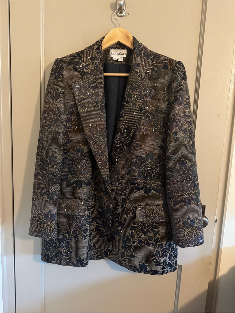 1980s Women's Embroidered Black & Gold Blazer Jacket